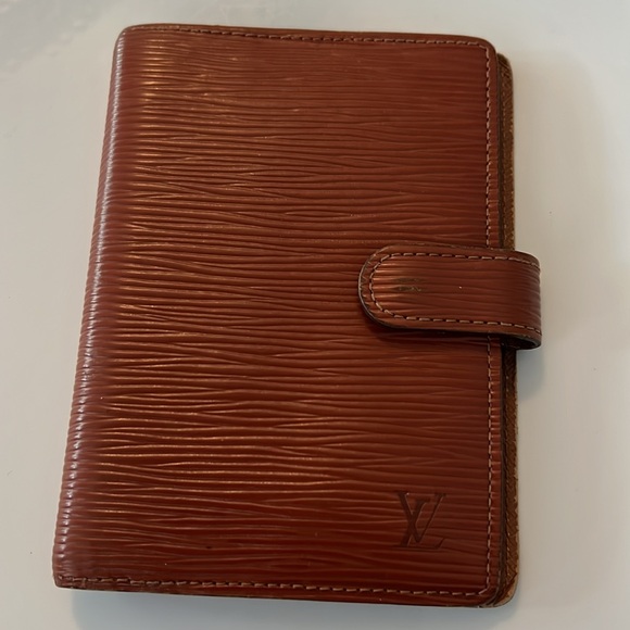 Louis Vuitton Epi Leather Brown Agenda Wallet Passport Holder with LV Stickers - Picture 14 of 14